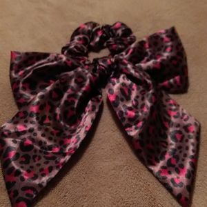Silky Scrunchie,